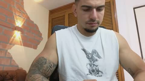 josh_miller01 online show from June 6, 1:16 pm