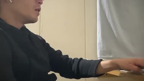 Nicolas online show from February 6, 2:05 am