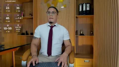 joshmiller___ online show from May 9, 7:19 pm