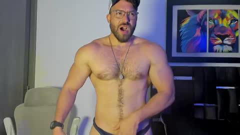 Snapshot of joshualyon chatting on October 31, 5:14 pm Joshua The Lion online show from October 31, 5:14 pm