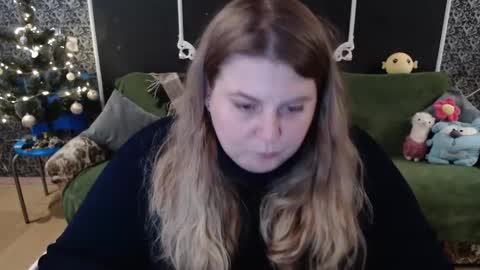 Snapshot of josiesun771 chatting on December 7, 10:12 am josiesun771 online show from December 7, 10:12 am