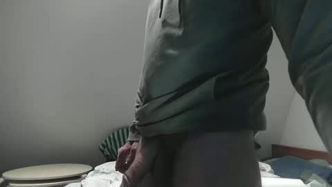 Snapshot of josin75 chatting on October 16, 3:51 am THE Gentleman online show from October 16, 3:51 am