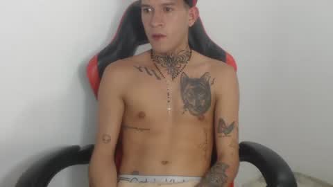 Snapshot of josue_linares chatting on October 27, 7:01 am josue_linares online show from October 27, 7:01 am