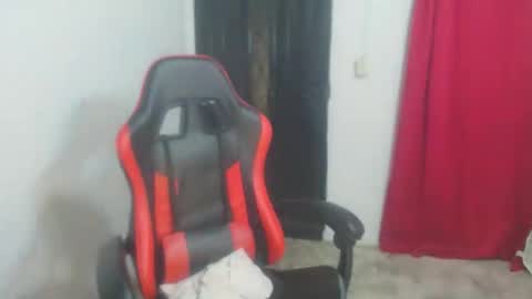 Snapshot of josue_linares chatting on November 5, 9:20 am josue_linares online show from November 5, 9:20 am