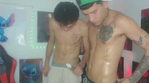 Snapshot of josue_linares chatting on November 18, 4:50 am josue_linares online show from November 18, 4:50 am