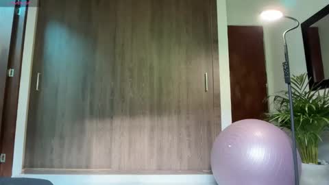 Im Jouliano online show from November 20, 8:41 pm