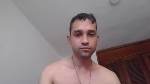 Snapshot of jovenvergonguapo09 chatting on June 25, 12:53 pm Van Helsing online show from June 25, 12:53 pm