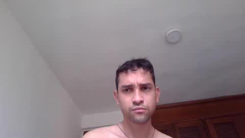 Snapshot of jovenvergonguapo09 chatting on July 13, 1:36 pm Van Helsing online show from July 13, 1:36 pm