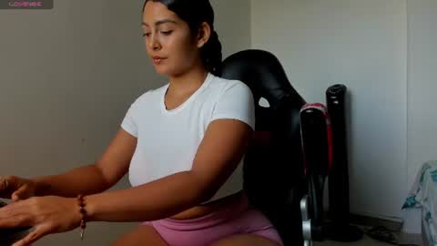 Snapshot of joyaoscura55 chatting on June 27, 9:42 pm sofiaparker8 online show from June 27, 9:42 pm