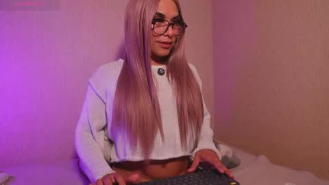 Danae online show from May 15, 11:45 pm
