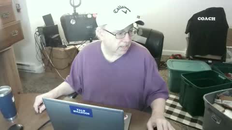 jpmel99 online show from May 2, 4:17 am