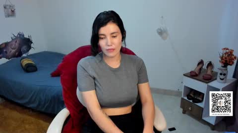 Snapshot of jrcami chatting on February 25, 9:57 pm Camila Buitrago online show from February 25, 9:57 pm