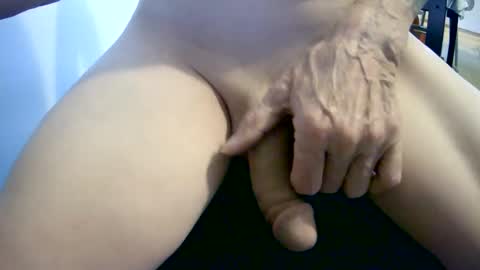 Snapshot of jries329 chatting on February 18, 9:43 am jries329 online show from February 18, 9:43 am