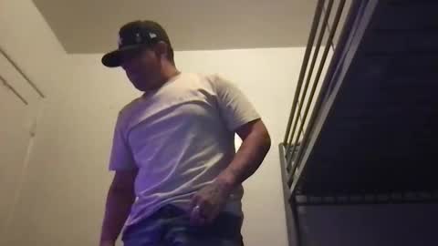 Snapshot of jrlovespssy chatting on November 28, 3:31 am jrlovespssy online show from November 28, 3:31 am