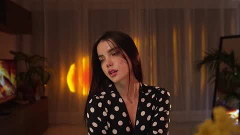 Jennifer Diaz online show from March 7, 9:34 pm