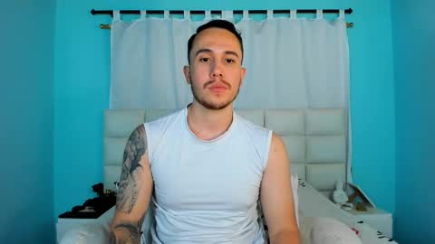 Snapshot of juan__jimenez chatting on November 15, 11:32 pm Juan online show from November 15, 11:32 pm