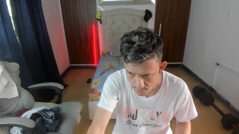 juan_and_luke online show from April 27, 12:14 pm