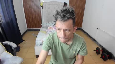 juan_and_luke online show from May 1, 12:21 pm