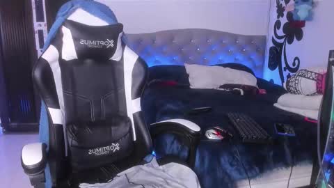 juan online show from December 4, 9:01 pm