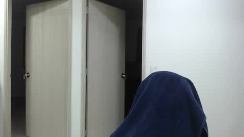 Snapshot of juan_gomez_1 chatting on February 3, 11:05 pm juan_gomez_1 online show from February 3, 11:05 pm