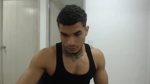 Snapshot of juan_gomez_1 chatting on February 6, 11:21 am juan_gomez_1 online show from February 6, 11:21 am