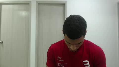 Snapshot of juan_gomez_1 chatting on February 28, 11:14 am juan_gomez_1 online show from February 28, 11:14 am