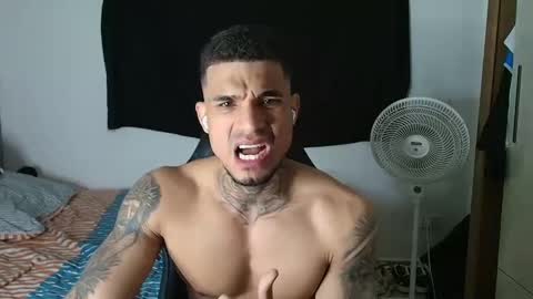 Snapshot of juan_gomez_1 chatting on September 21, 12:12 am juan_gomez_1 online show from September 21, 12:12 am