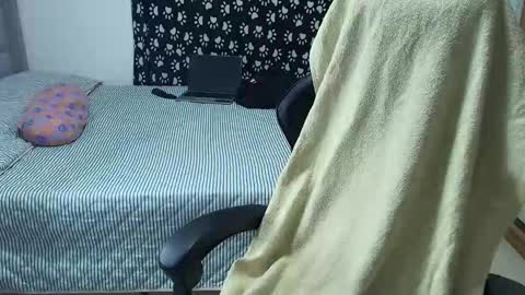 Snapshot of juan_gomez_1 chatting on October 30, 9:33 am juan_gomez_1 online show from October 30, 9:33 am