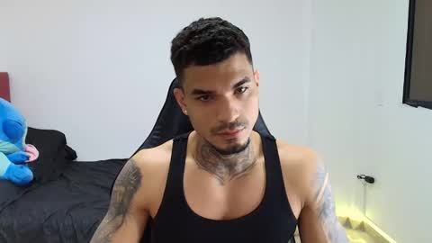 Snapshot of juan_gomez_1 chatting on December 5, 12:30 am juan_gomez_1 online show from December 5, 12:30 am