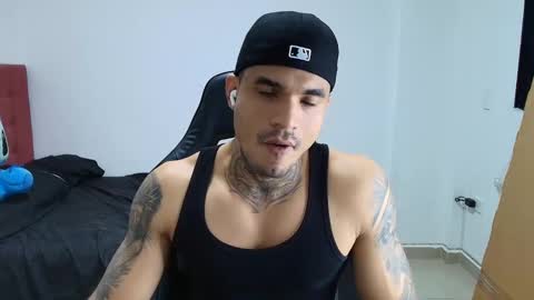 Snapshot of juan_gomez_1 chatting on December 18, 12:49 am juan_gomez_1 online show from December 18, 12:49 am