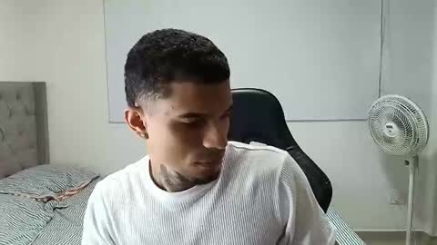 Snapshot of juan_gomez_1 chatting on January 11, 7:30 pm juan_gomez_1 online show from January 11, 7:30 pm