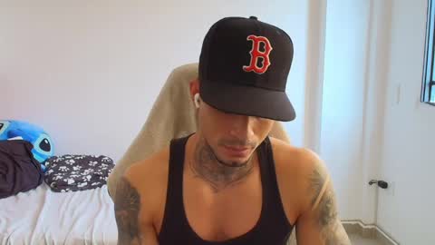 juan_gomez_1 online show from May 15, 9:44 pm