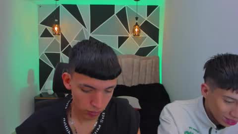 Snapshot of juan_nd_steven chatting on November 9, 12:36 pm JuanSteven online show from November 9, 12:36 pm