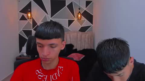 Snapshot of juan_nd_steven chatting on November 13, 4:11 am JuanSteven online show from November 13, 4:11 am