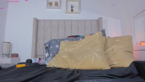 Snapshot of juana_240 chatting on January 11, 10:07 pm Lau follow online show from January 11, 10:07 pm
