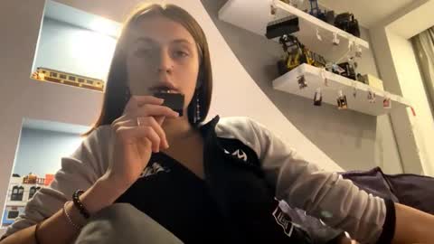 Lola online show from November 13, 3:11 pm