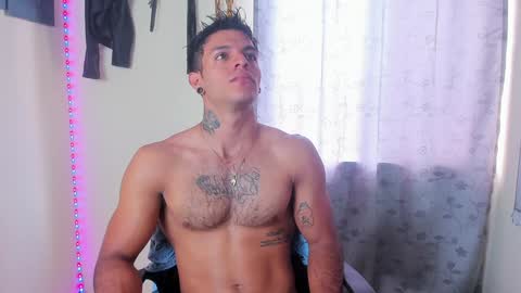 Snapshot of juanbladde chatting on January 14, 3:57 pm Juan Esteban online show from January 14, 3:57 pm