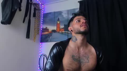 Snapshot of juanbladde chatting on March 4, 2:17 am Juan Esteban online show from March 4, 2:17 am