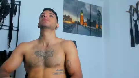 Snapshot of juanbladde chatting on October 17, 3:47 pm Juan Esteban online show from October 17, 3:47 pm