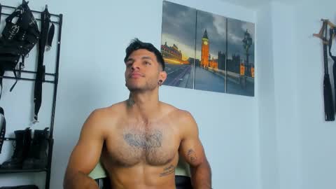 Snapshot of juanbladde chatting on October 19, 2:40 pm Juan Esteban online show from October 19, 2:40 pm