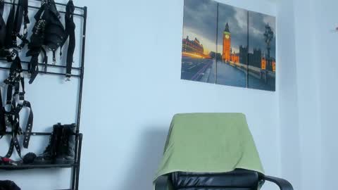 Snapshot of juanbladde chatting on October 30, 5:35 pm Juan Esteban online show from October 30, 5:35 pm