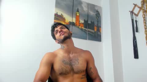 Snapshot of juanbladde chatting on December 17, 2:50 am Juan Esteban online show from December 17, 2:50 am