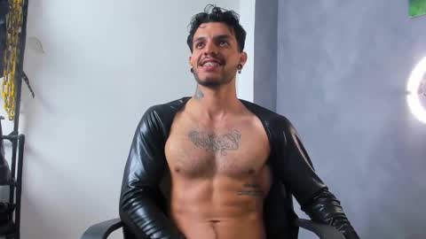 Snapshot of juanbladde chatting on February 12, 2:50 am Juan Esteban online show from February 12, 2:50 am