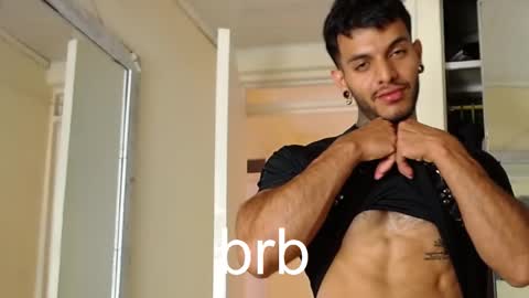 Snapshot of juanbladde chatting on February 17, 2:13 pm Juan Esteban online show from February 17, 2:13 pm