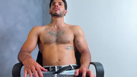 Juan Esteban online show from July 28, 3:21 pm