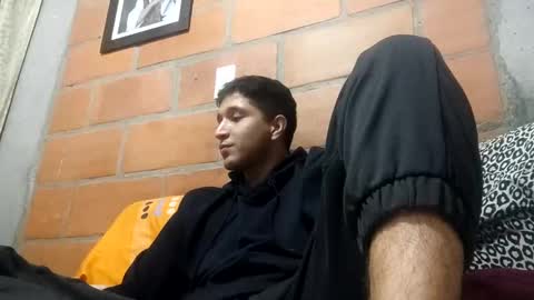 Snapshot of juanc23_371 chatting on November 18, 11:59 pm juanc23_371 online show from November 18, 11:59 pm