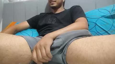 juanc23_371 online show from May 9, 7:08 pm