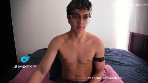 Snapshot of juancamroom chatting on June 22, 2:14 pm . online show from June 22, 2:14 pm