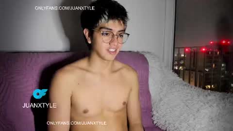 Snapshot of juancamroom chatting on June 27, 4:17 am . online show from June 27, 4:17 am