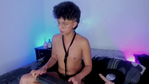 Snapshot of juandaaa__ chatting on February 20, 1:46 am juandaaa__ online show from February 20, 1:46 am